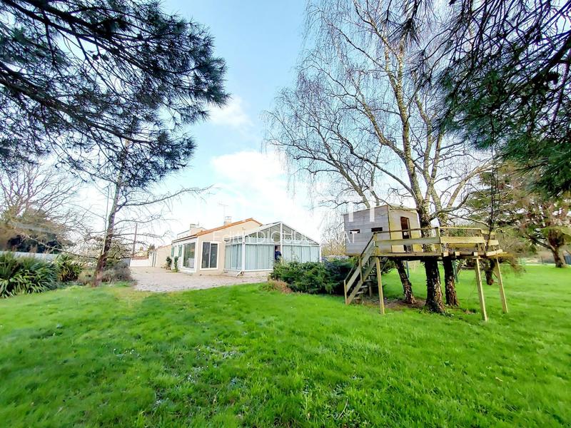 Maison - 207 m² - 8 pièces