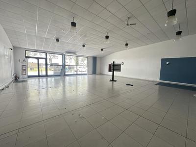 Local commercial - 196 m²