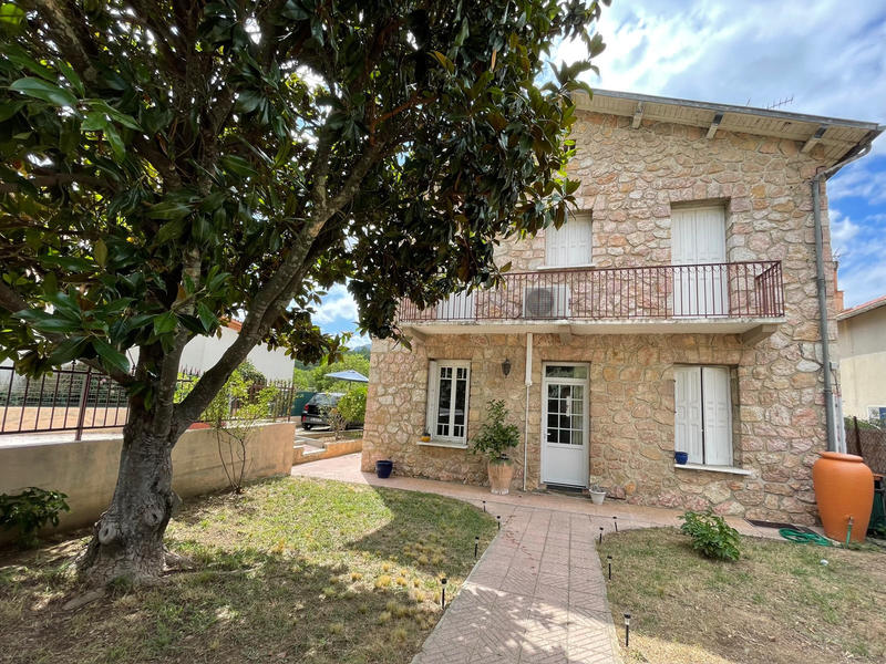 Maison - 141 m² - 6 pièces