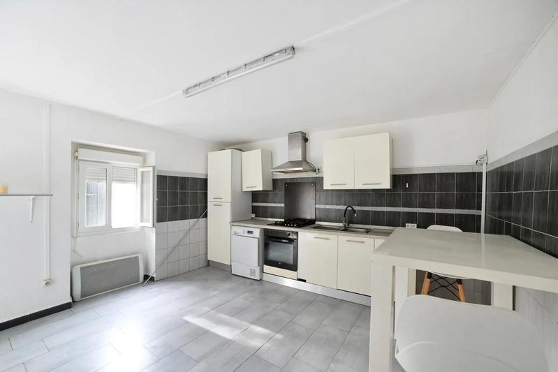 Maison - 160 m² - 9 pièces