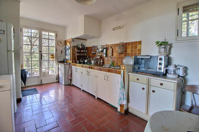 Maison - 303 m² - 8 pièces