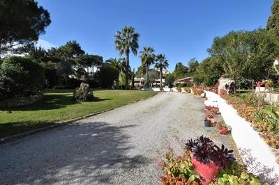 Maison - 306 m² - 8 pièces