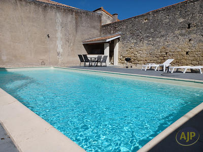 Maison bourgeoise - 212 m² - 6 pièces