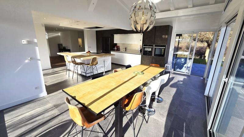 Villa - 437 m² - 14 pièces