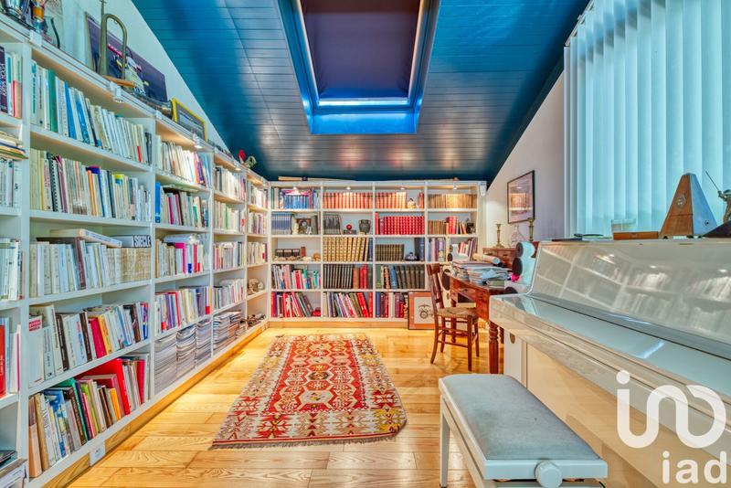 Maison - 220 m² - 5 pièces