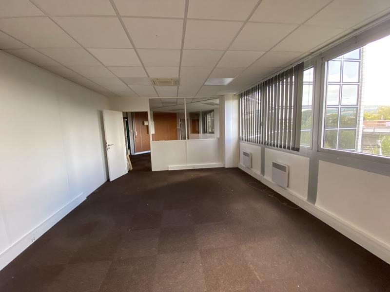 Bureau - 89 m² - 1 pièce