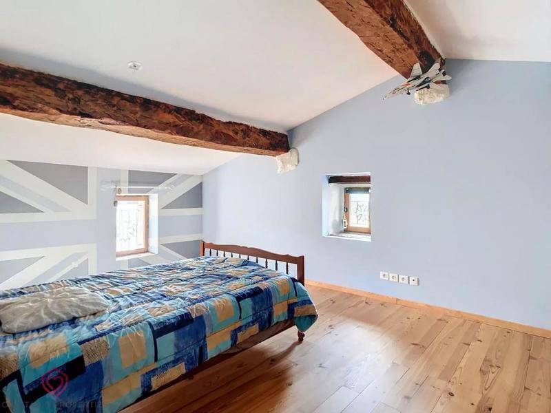 Maison de village - 238 m² - 9 pièces