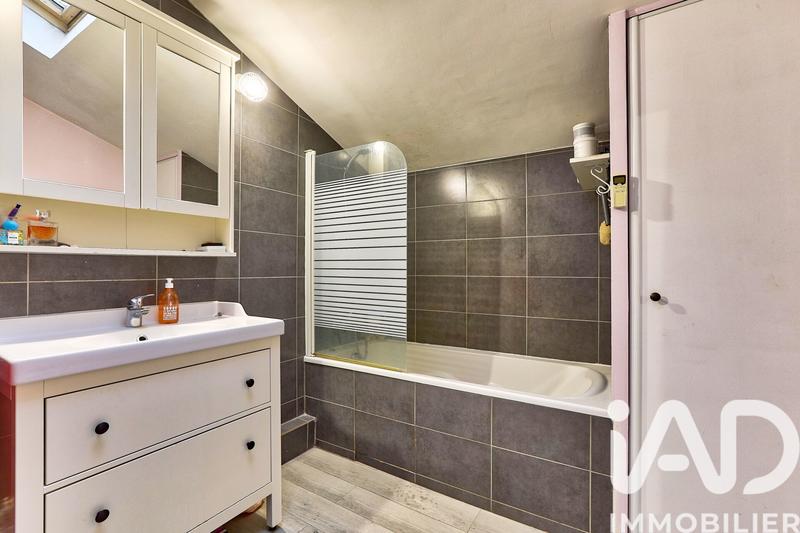 Maison - 96 m² - 5 pièces