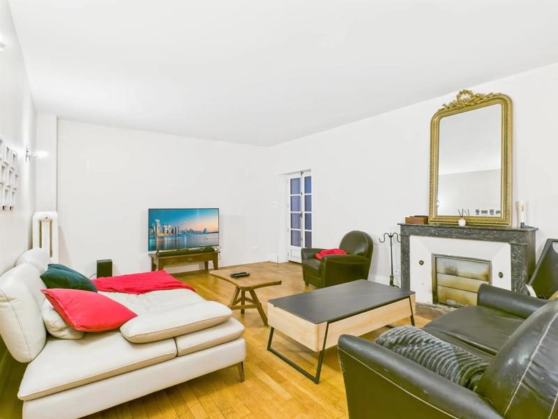 Propriété - 236 m² - 13 pièces