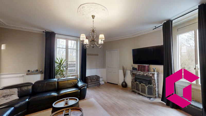 Maison - 340 m² - 6 pièces