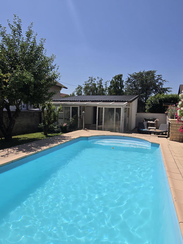 Maison - 186 m² - 8 pièces