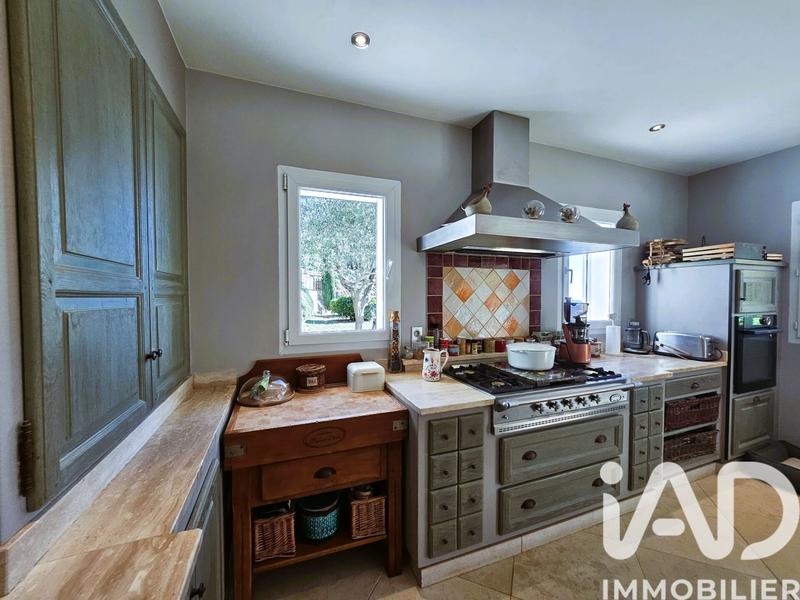 Maison - 240 m² - 5 pièces