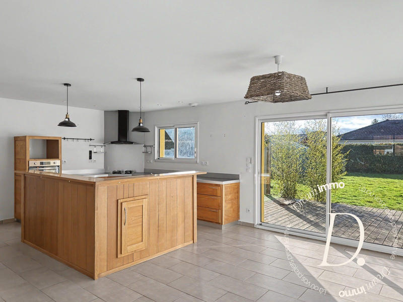 Maison - 111 m² - 4 pièces