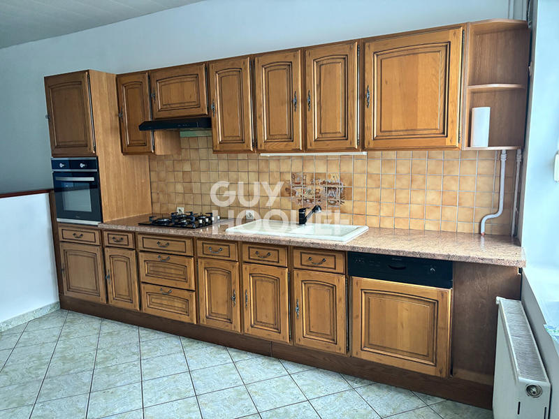 Maison - 95 m² - 5 pièces