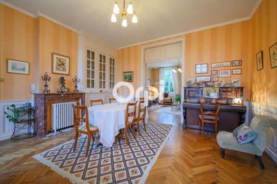 Maison - 269 m² - 6 pièces