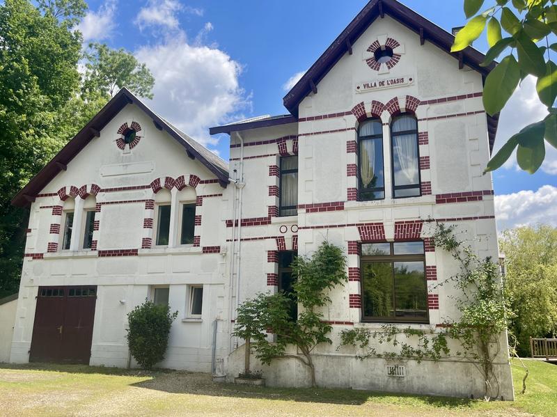 Demeure - 200 m² - 7 pièces