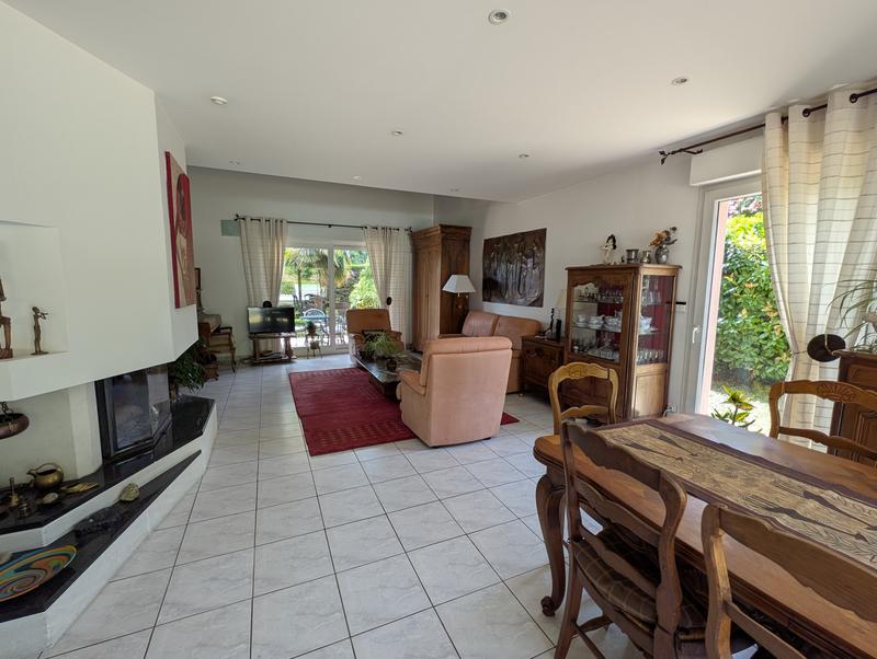 Maison - 184 m² - 6 pièces