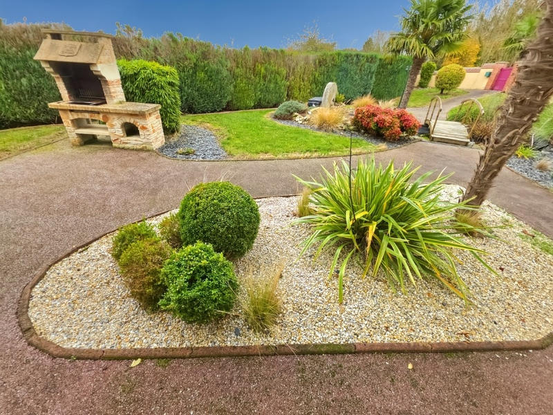 Maison - 204 m² - 9 pièces