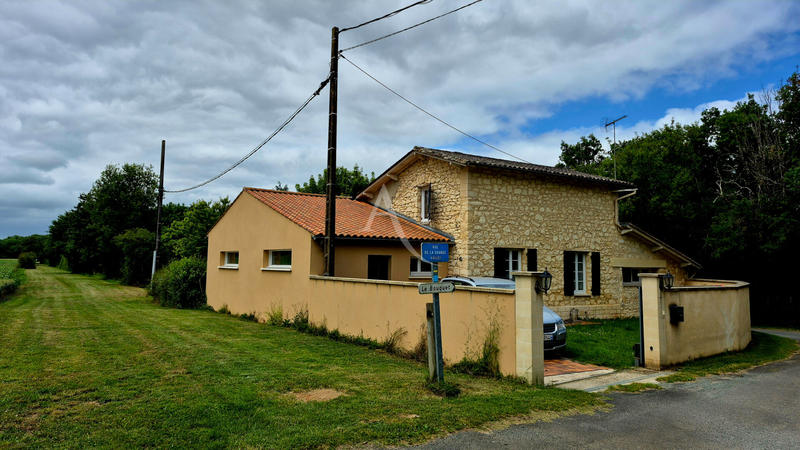 Maison - 161 m² - 8 pièces