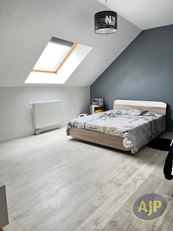 Maison - 102 m² - 5 pièces