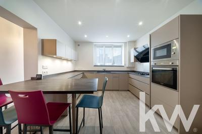 Maison - 170 m² - 10 pièces