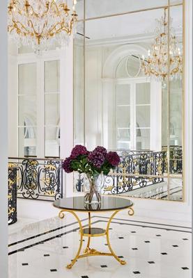 Villa - 1 700 m² - 16 pièces