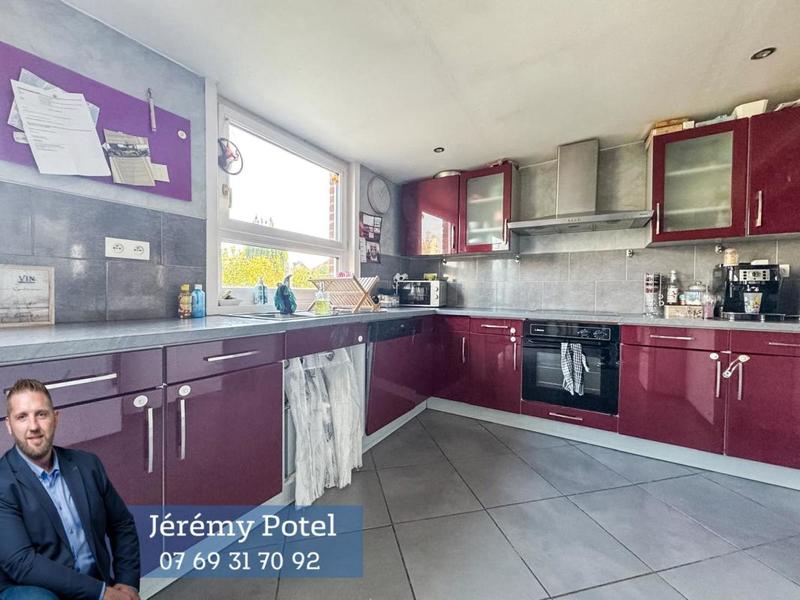 Maison - 90 m² - 5 pièces