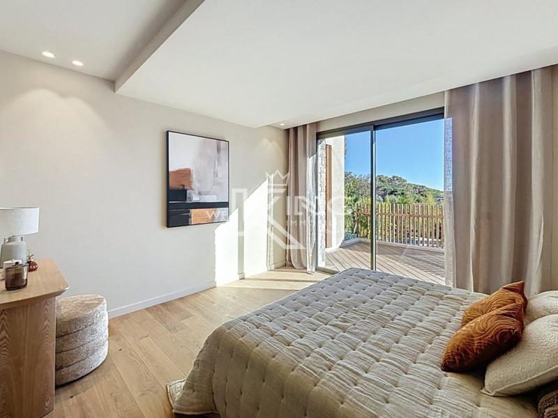 Villa - 242 m² - 7 pièces