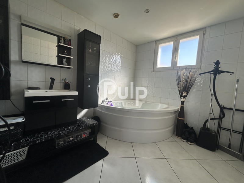 Maison - 125 m² - 7 pièces