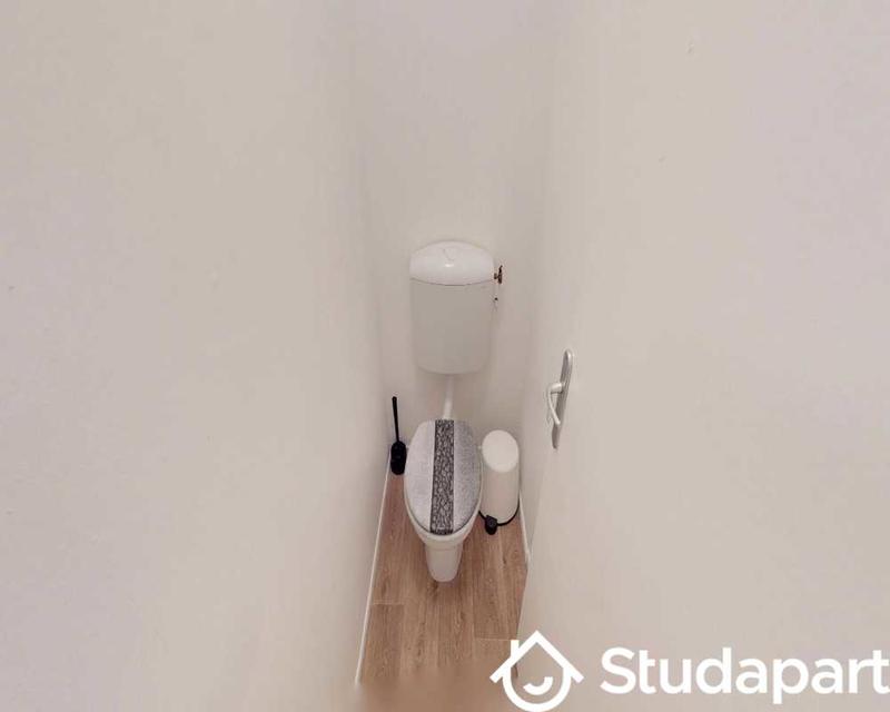 Chambre - 70 m² - 1 pièce