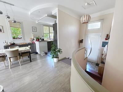 Maison - 153 m² - 5 pièces