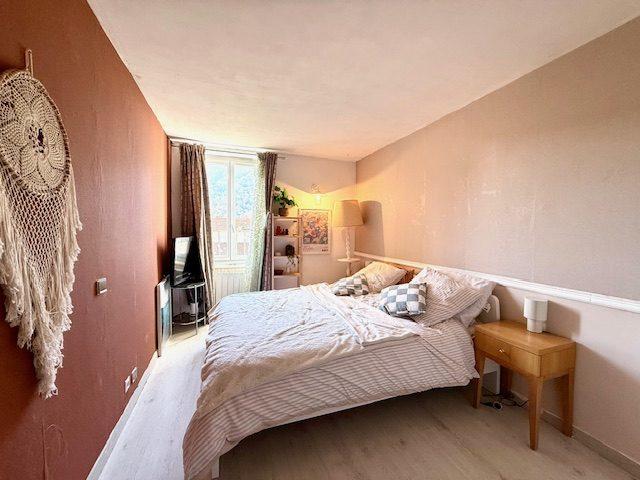 Appartement - 82 m² - 6 pièces