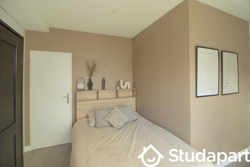 Chambre - 12 m² - 1 pièce