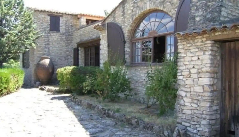 Mas - 274 m² - 10 pièces