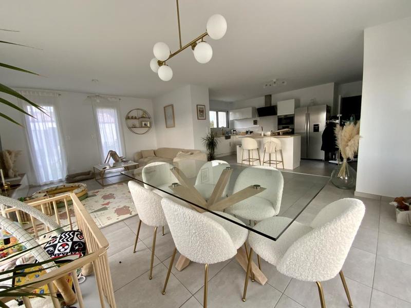 Maison - 99 m² - 5 pièces