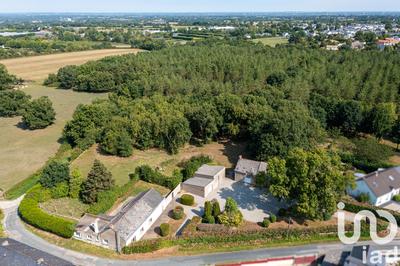 Maison - 300 m² - 12 pièces