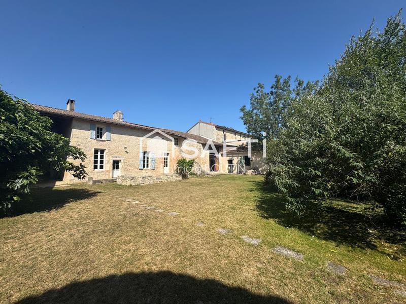 Maison - 256 m² - 6 pièces