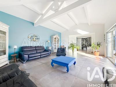 Maison de maîtres - 270 m² - 10 pièces