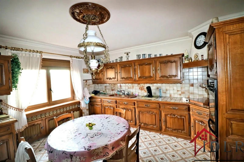 Maison - 228 m² - 7 pièces