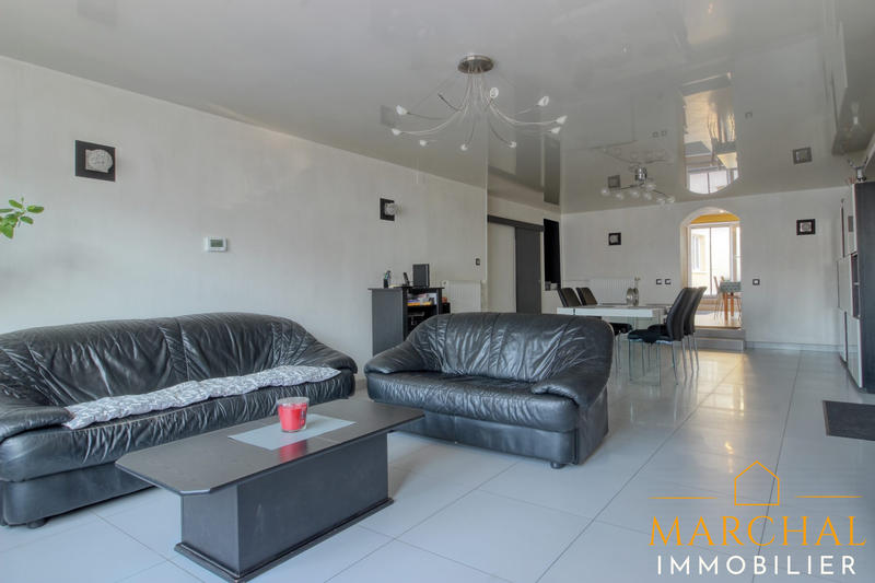 Maison - 235 m² - 7 pièces