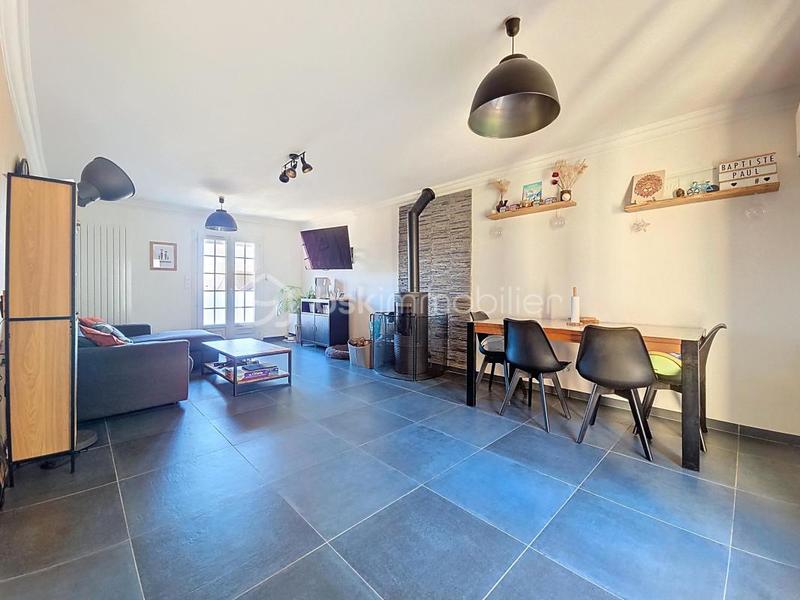 Maison - 180 m² - 6 pièces