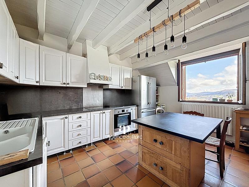 Maison - 345 m² - 12 pièces