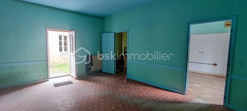 Maison - 285 m² - 11 pièces