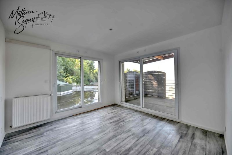 Maison - 274 m² - 9 pièces