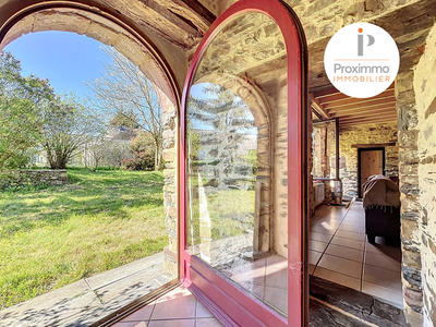 Maison - 199 m² - 8 pièces