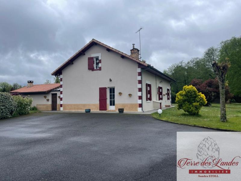 Propriété - 174 m² - 9 pièces