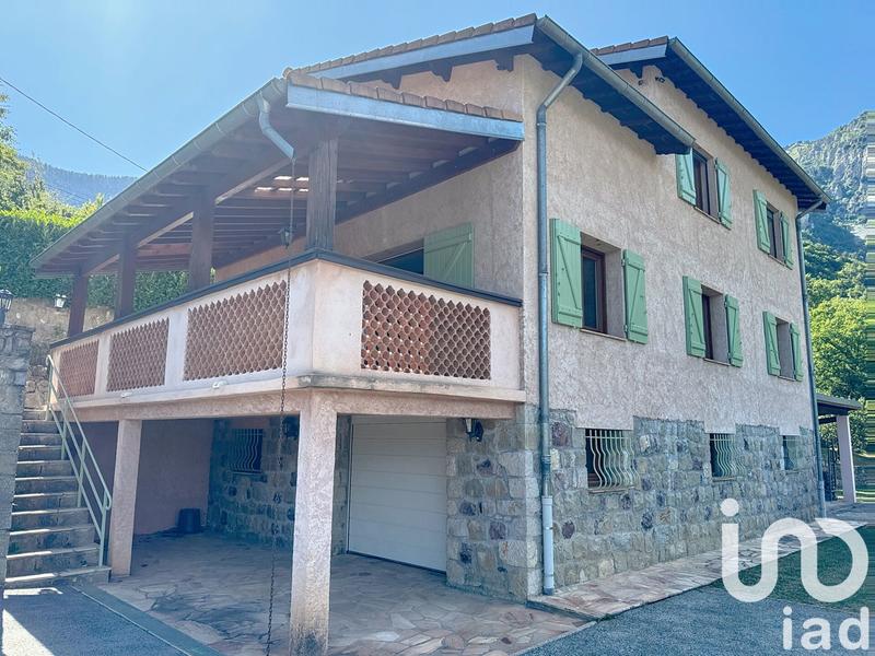 Maison - 151 m² - 5 pièces