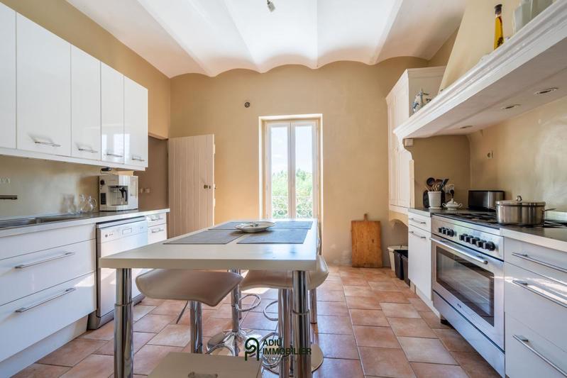 Mas - 228 m² - 8 pièces