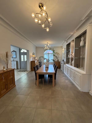 Maison - 285 m² - 8 pièces