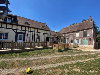 Villa - 199 m² - 10 pièces